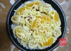 Illustration of how to make fruit rice pizza 6
