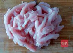 Illustration of how to make shredded pork with Jia Chang Jing sauce 5