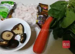 Illustration of how to make shrimp and vegetable porridge 1