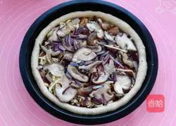 Recipe for Mushroom, Red Sausage and Bacon Pizza (9 inches) 15