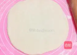 Illustration of how to make pizza crust 9