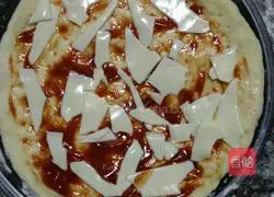 Illustration of how to make bacon prawn pizza 6