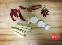 Illustration of how to make kelp braised chicken nuggets 2