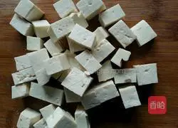 Illustration of how to make leek and tofu soup 1