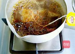 Illustration of how to make authentic Hong Kong-style ice milk tea 3