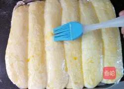 Illustration of how to make mellow milk buns (medium seeding method) 10