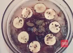 Illustration of how to make summer-relieving fruit ice powder 4