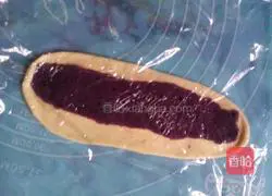 Illustration of how to make purple potato rolls 6