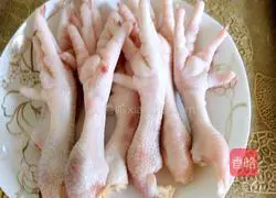 Illustration of how to make steamed chicken feet with black bean sauce 1