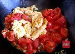 Illustration of how to make braised noodles with chives, tomatoes and eggs 10