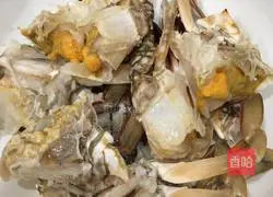 Illustration of how to make stir-fried crabs with chives and ginger 2