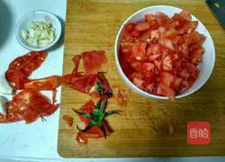 Illustration of how to make diced chicken pizza sauce 3