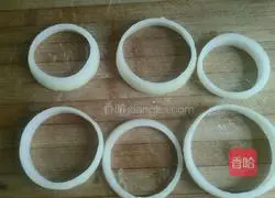 Illustration of how to make onion and potato shredded pancakes 7