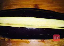 Illustration of how to steam whole eggplant with Zheer roots 4