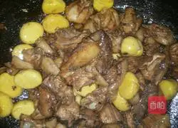 Chestnut and Yellow Braised Chicken Recipe Illustration 6