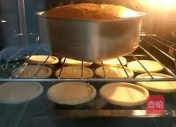 Illustration of how to make eight-inch heart-shaped chiffon cake 11