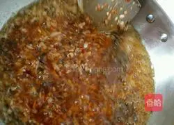 Illustration of how to make ginger spicy fish 5