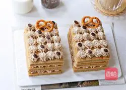 Illustration of how to make coffee naked cake 17