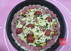 Illustration of how to make ham and shrimp pizza 16