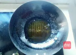 Illustration of how to make Laotan fried pork slices with kimchi 5