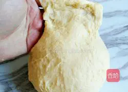 Illustration of how to make matcha plaid toast 2