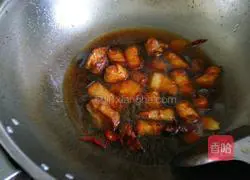 Illustration of how to cook pork with dried plums and vegetables 7