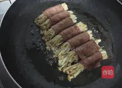 Illustration of how to make bacon enoki mushrooms 6