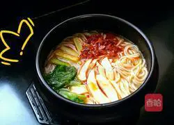 Illustration of how to make spicy minced pork rice noodles 10