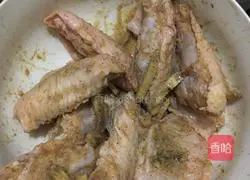 Illustration of how to make fried spicy chicken wings 2