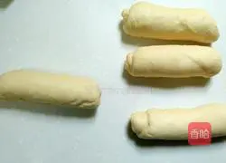 Illustration of how to make hot dogs or fluffy buns 5
