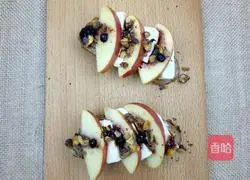 Cheese Apple French Open Sandwich Recipe Illustration 3