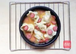 Illustration of how to make dumpling pizza 7