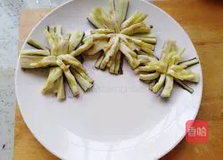 Illustration of how to make chrysanthemum and eggplant 6
