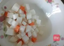 Illustration of how to make white radish kimchi 4