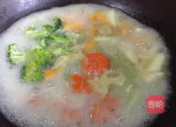 Seasonal Vegetable Steam Pot Chicken Recipe Illustration 16