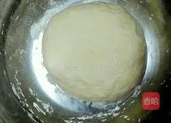 Illustration of how to make ham pizza (including crust) 3