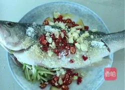 Illustration of how to make steamed seabass for lazy people 2