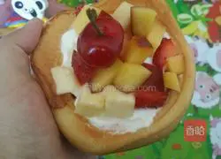 Fruit Illustration of how to make yogurt bread bowl 20