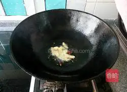 Illustration of how to make large plate of fried chicken slices 12