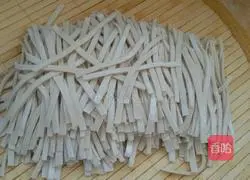 Illustration of making oatmeal noodles and mutton noodles 7