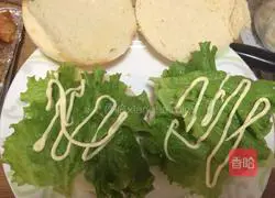 Illustration of how to make Orleans grilled steamed buns and chicken drumsticks 7