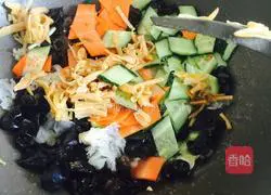 Illustration of how to make Mushu Pork 7