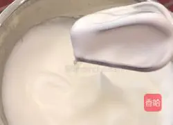 Illustration of how to make orange spotted cake roll 9