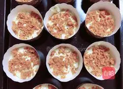Illustration of how to make meat floss and seaweed muffin cake 14