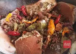 Illustration of homemade beef sauce 3