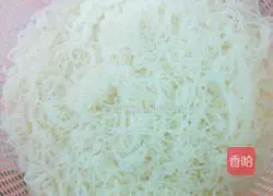Illustration of how to make three shredded fried rice noodles 2