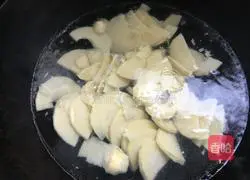 Illustration of how to make stir-fried meat with spring bamboo shoots 7