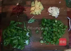 Recipe for stewed spicy fish with soybean sprouts Illustration 4