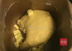 Illustration of how to make bread in the bread machine 3