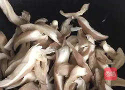 Illustration of how to make oyster mushroom pizza 12